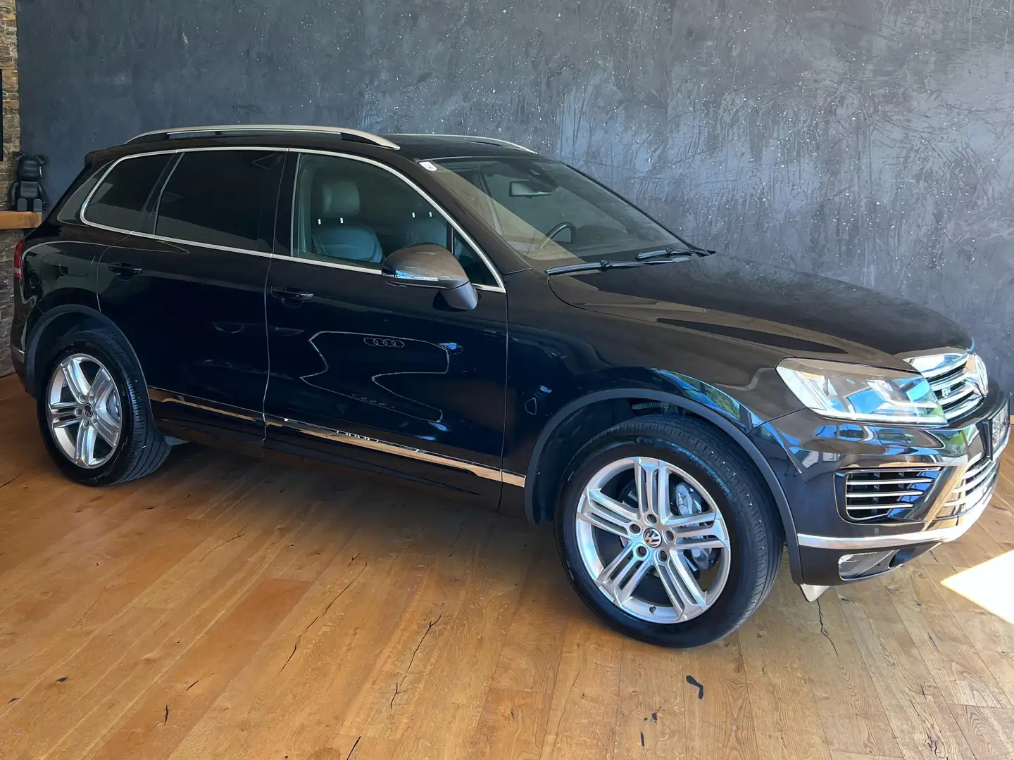 Volkswagen Touareg V6 TDI R-LINE Schwarz - 2