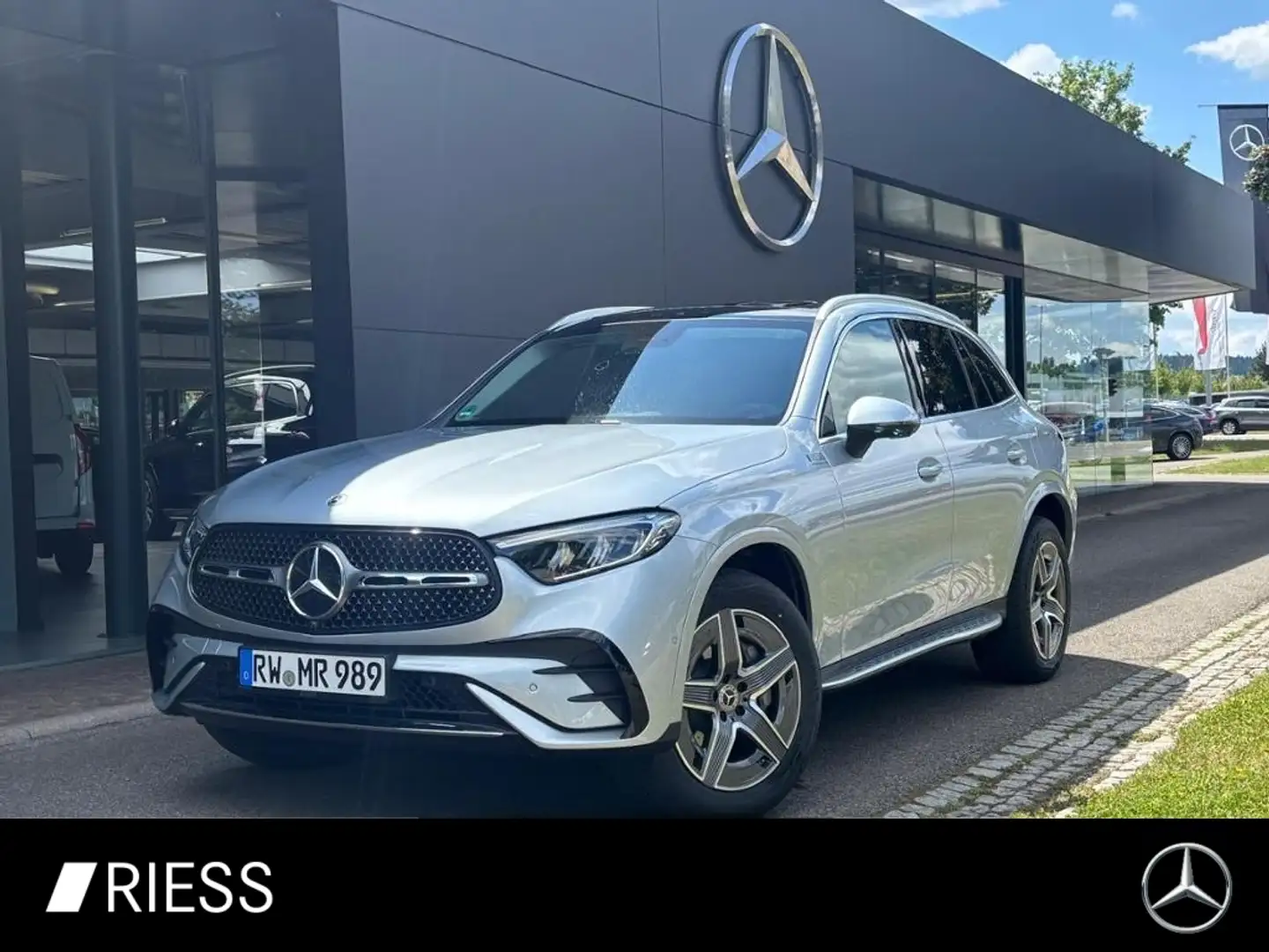 Mercedes-Benz GLC 300 e 4M EQ AMG+AHK+PANO+DISTR+MEM+DC-LADER+ Silber - 1