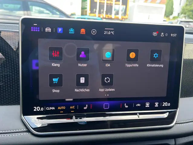 Volkswagen Tiguan view 17