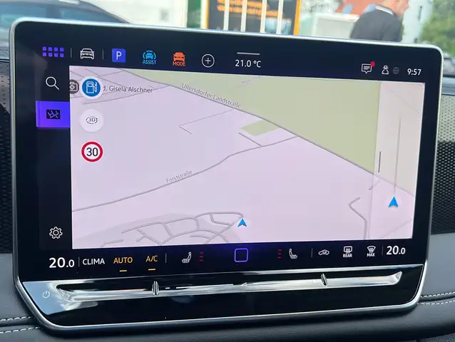 Volkswagen Tiguan view 18
