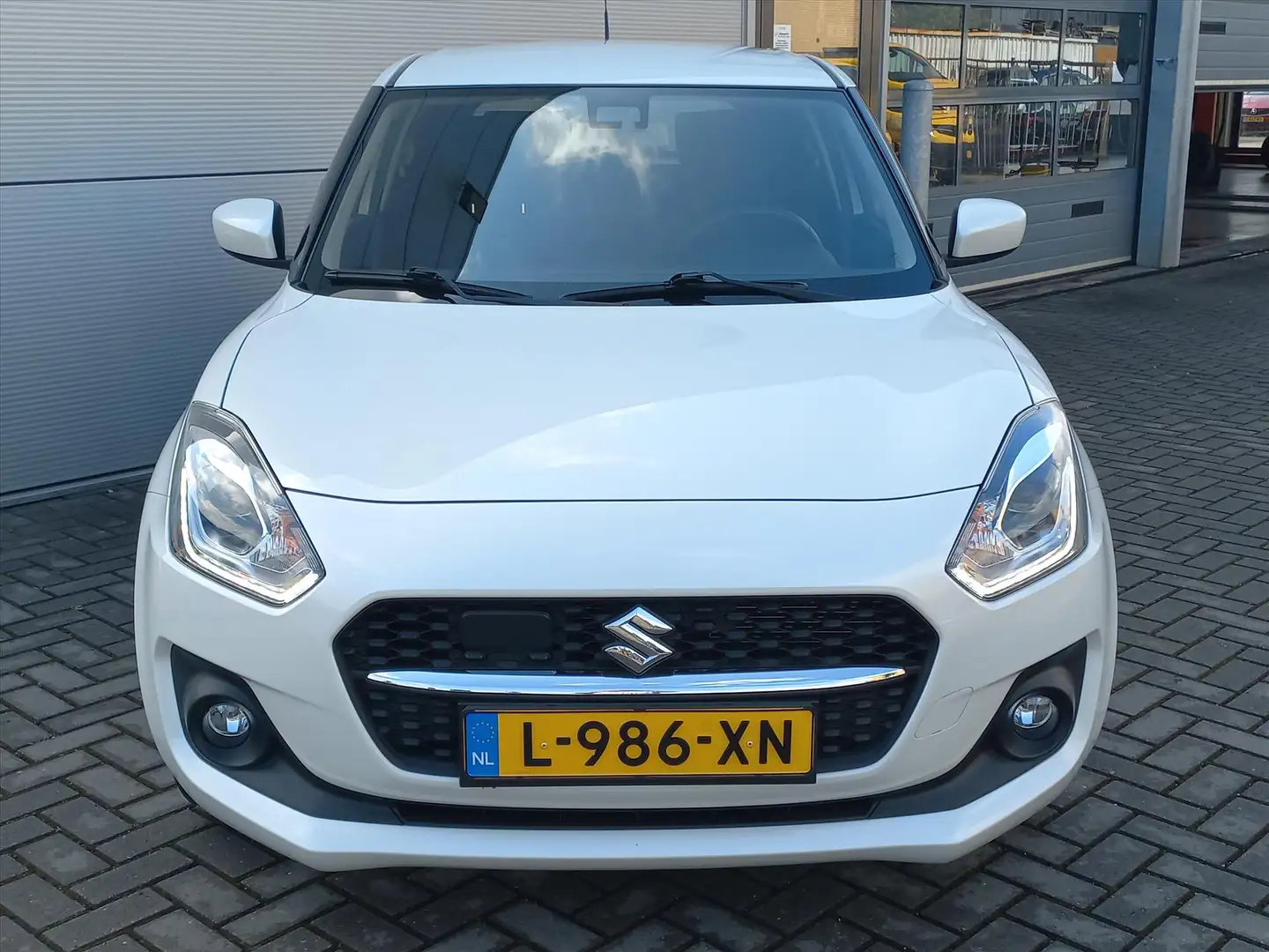 Suzuki Swift 1.2 Smart Hybrid Comfort | Airconditioning | Navig Wit - 2