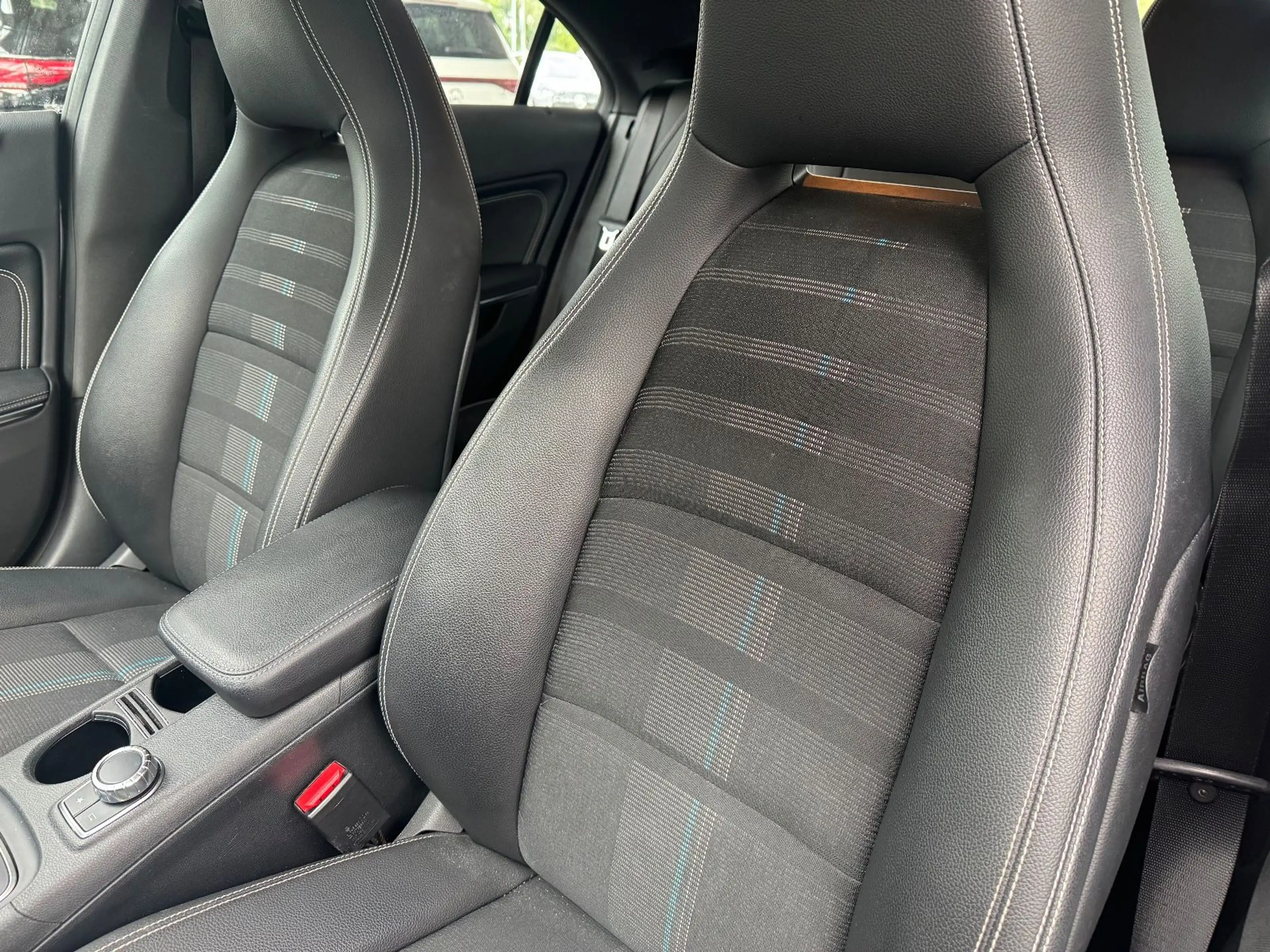 Mercedes-Benz CLA 200 Score/PANORAMA/KAMERA/NAVI/18ZOLL/1.HAND — photo 14