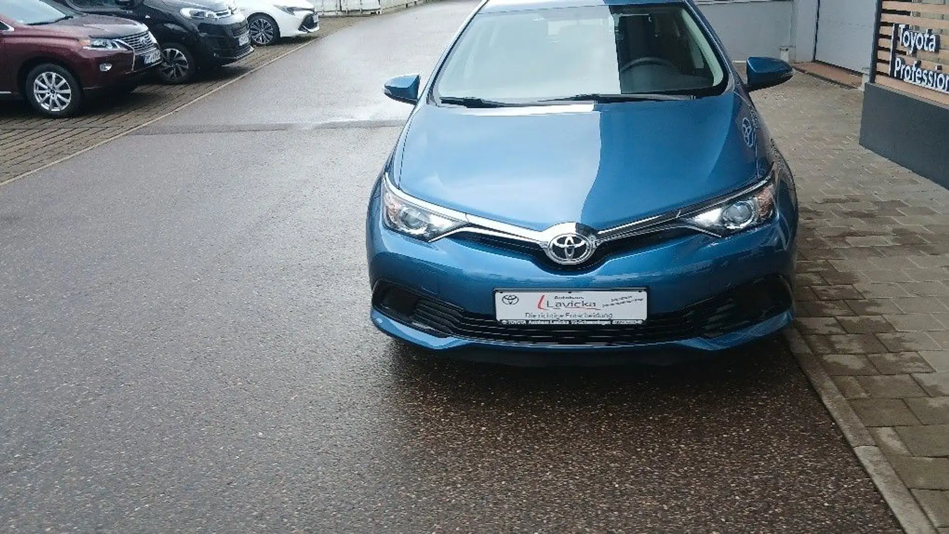 Toyota Auris Cool Blau - 1
