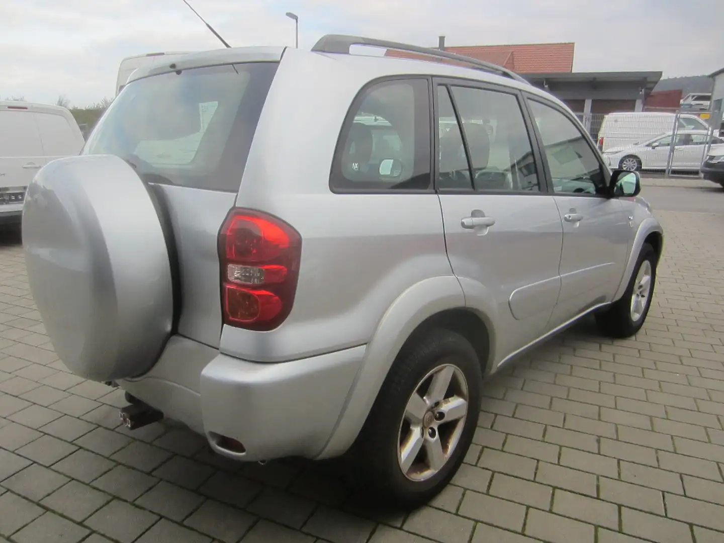 Toyota RAV 4 2.0 Sol 4x4 Gris - 2
