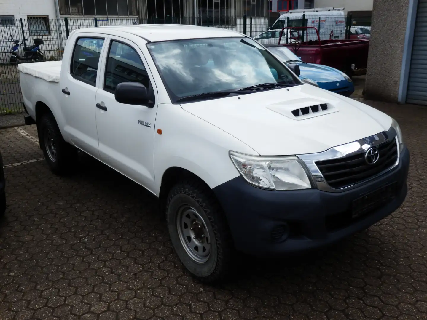 Toyota Hilux Double Cab 4x4, AHK, Wanne, Standheizung, Klima Weiß - 1
