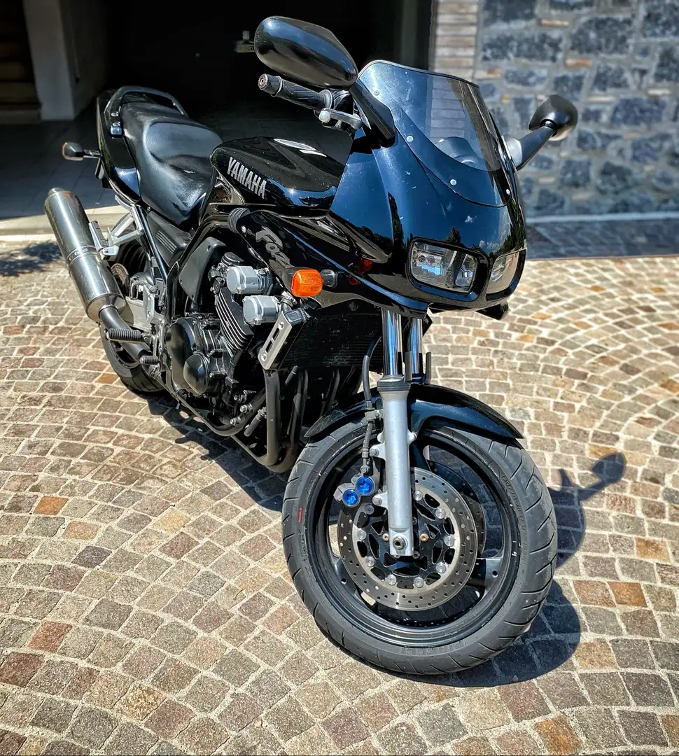 Yamaha FZR 600 Black - 1