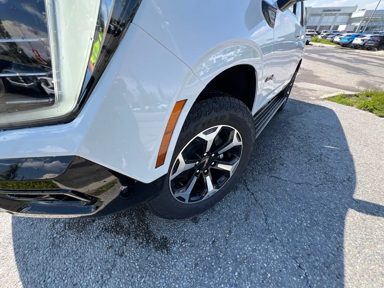 GMC Yukon photo GMC Yukon