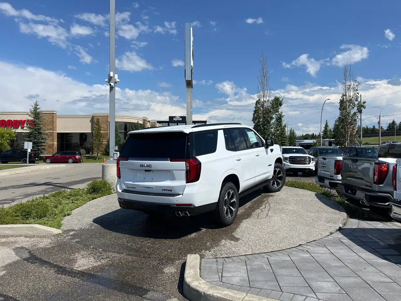 GMC Yukon photo GMC Yukon