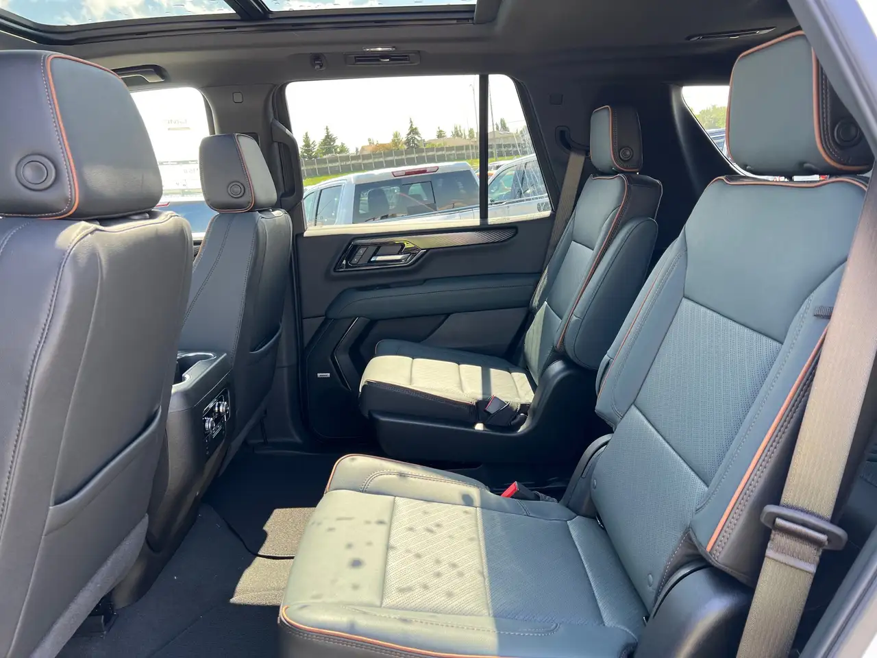 GMC Yukon photo GMC Yukon