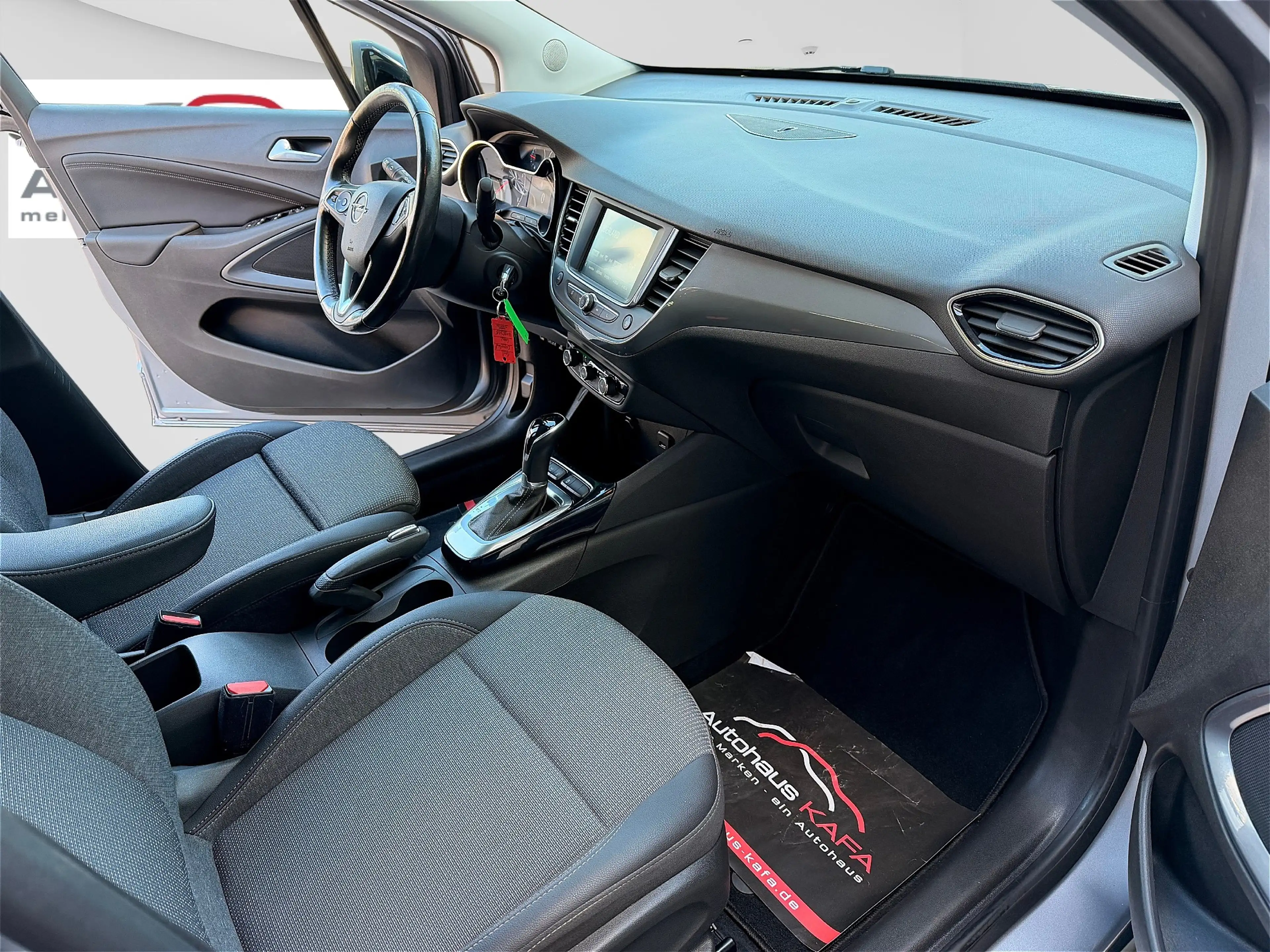 Opel Crossland X Elegance — photo 9