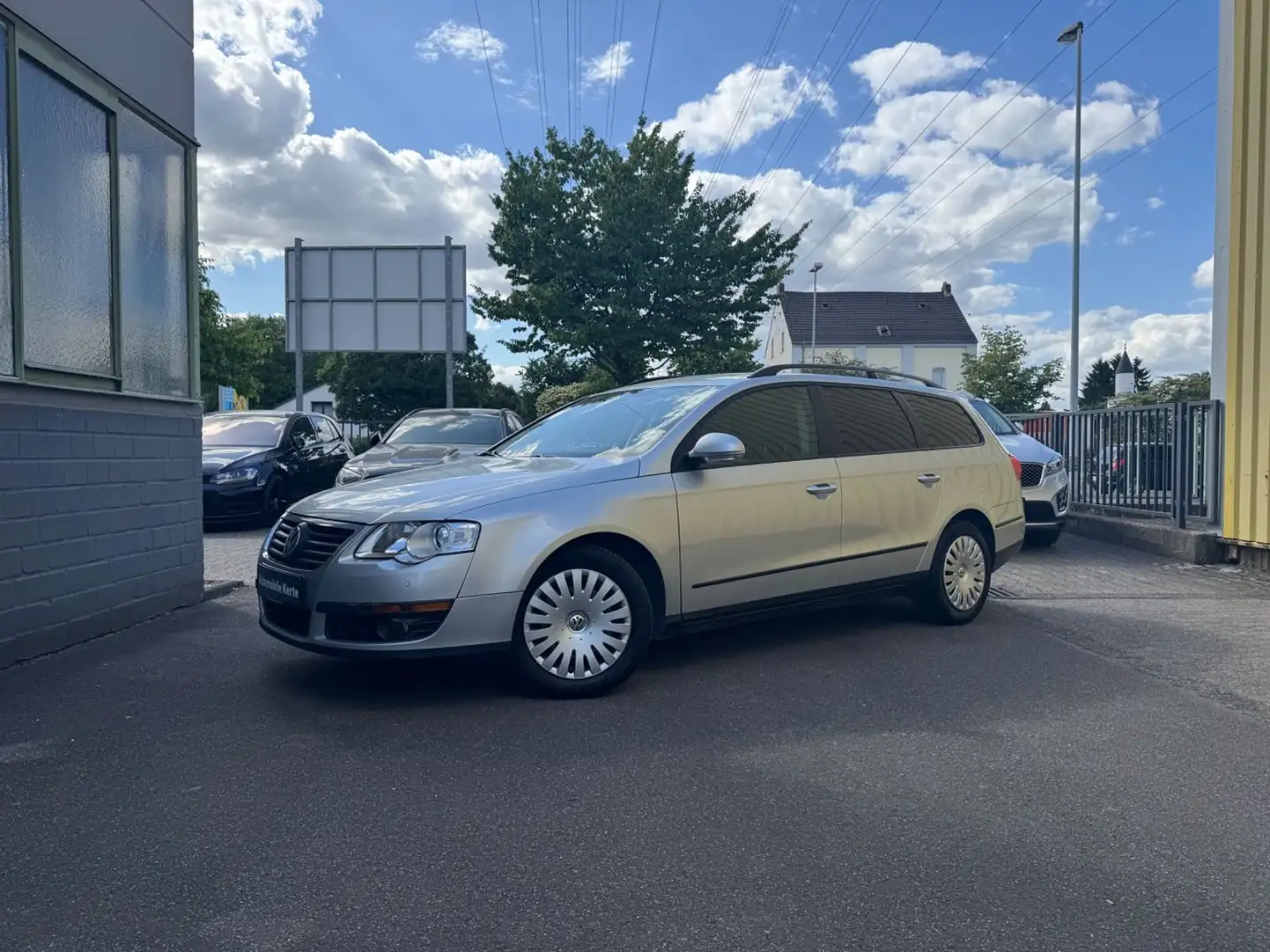 Volkswagen Passat Variant Trendline 1. Hand Tempo DSG Navi Argintiu - 1