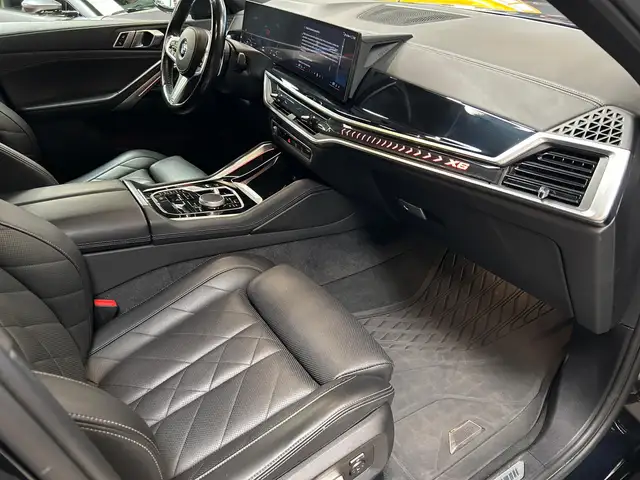 BMW X6 view 13
