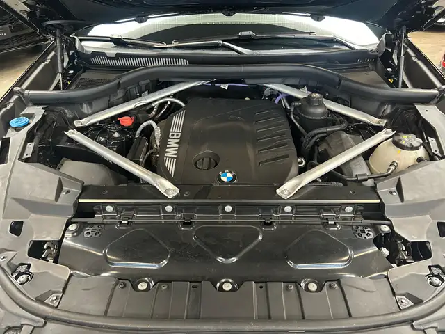 BMW X6 view 25