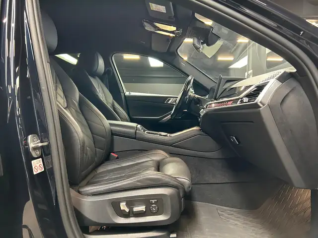 BMW X6 view 16