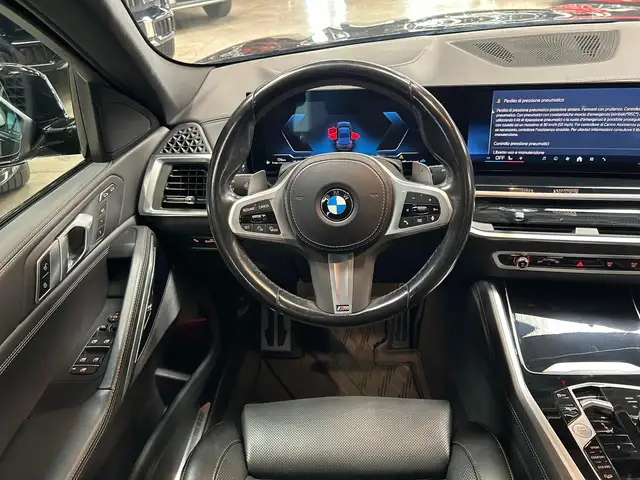 BMW X6 view 20