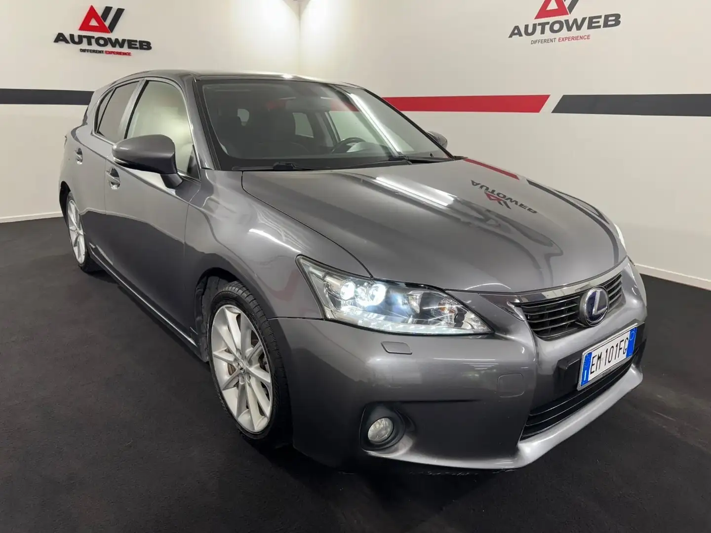 Lexus CT 200h CT Hybrid Executive Grijs - 2