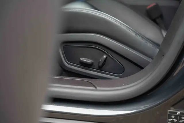 Porsche Taycan view 13