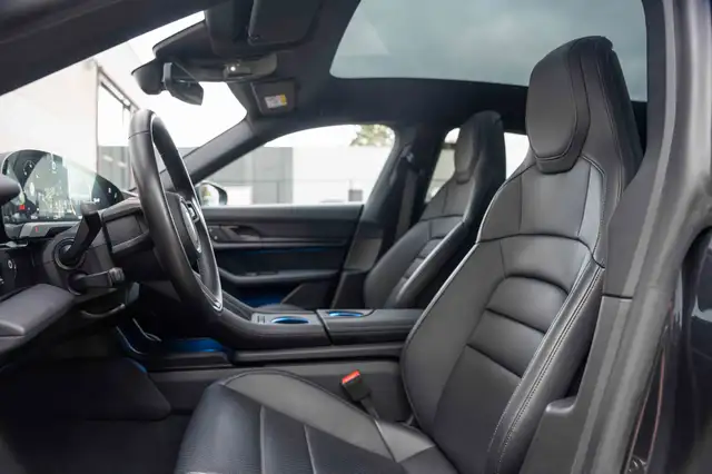 Porsche Taycan view 11