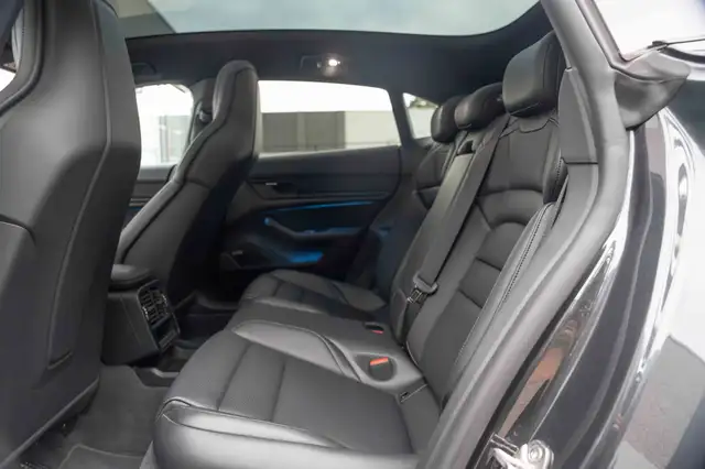 Porsche Taycan view 12
