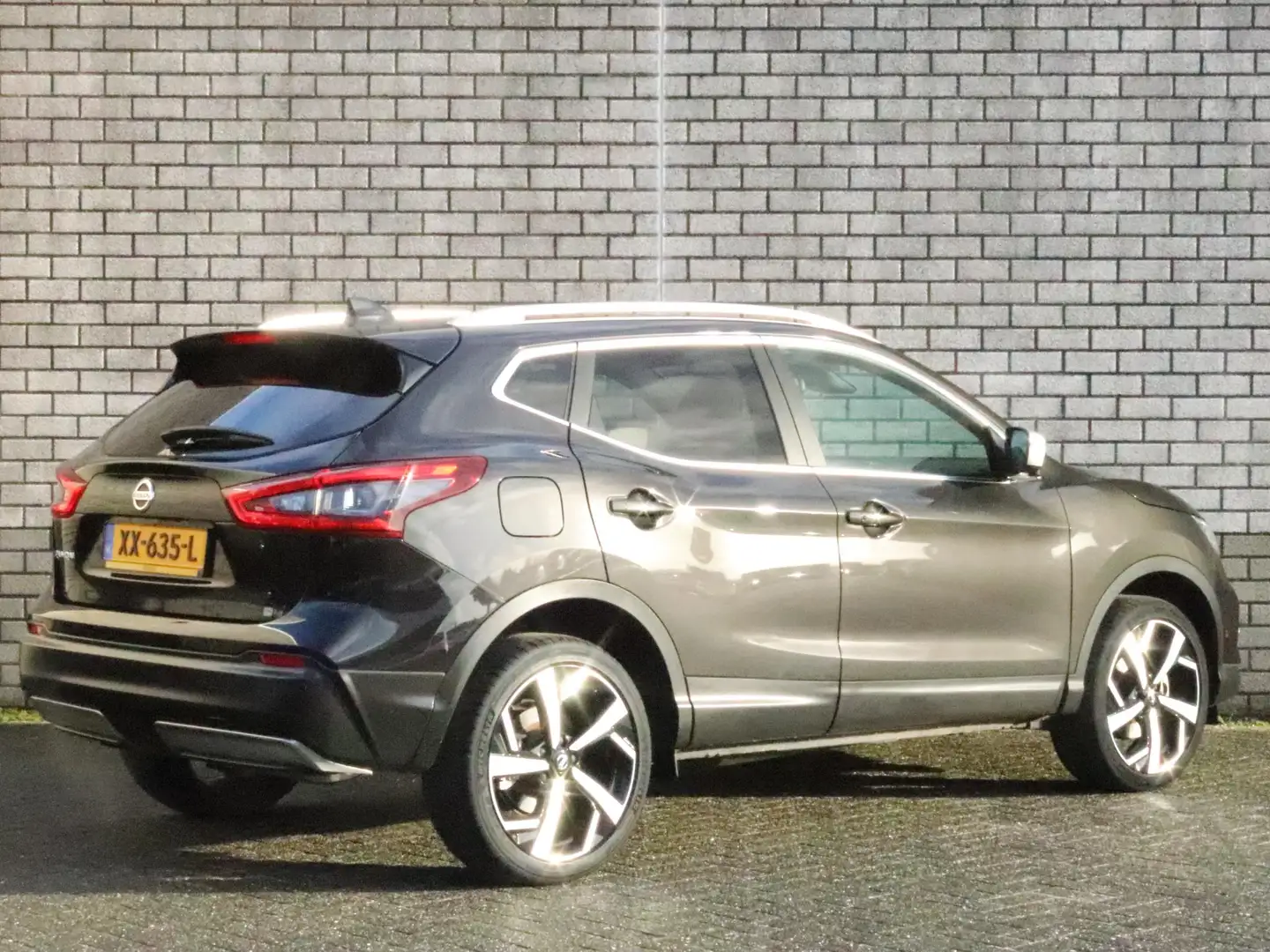 Nissan Qashqai 1.2 DIG-T 115 Tekna + | Leder | Panoramadak | Bose Nero - 2