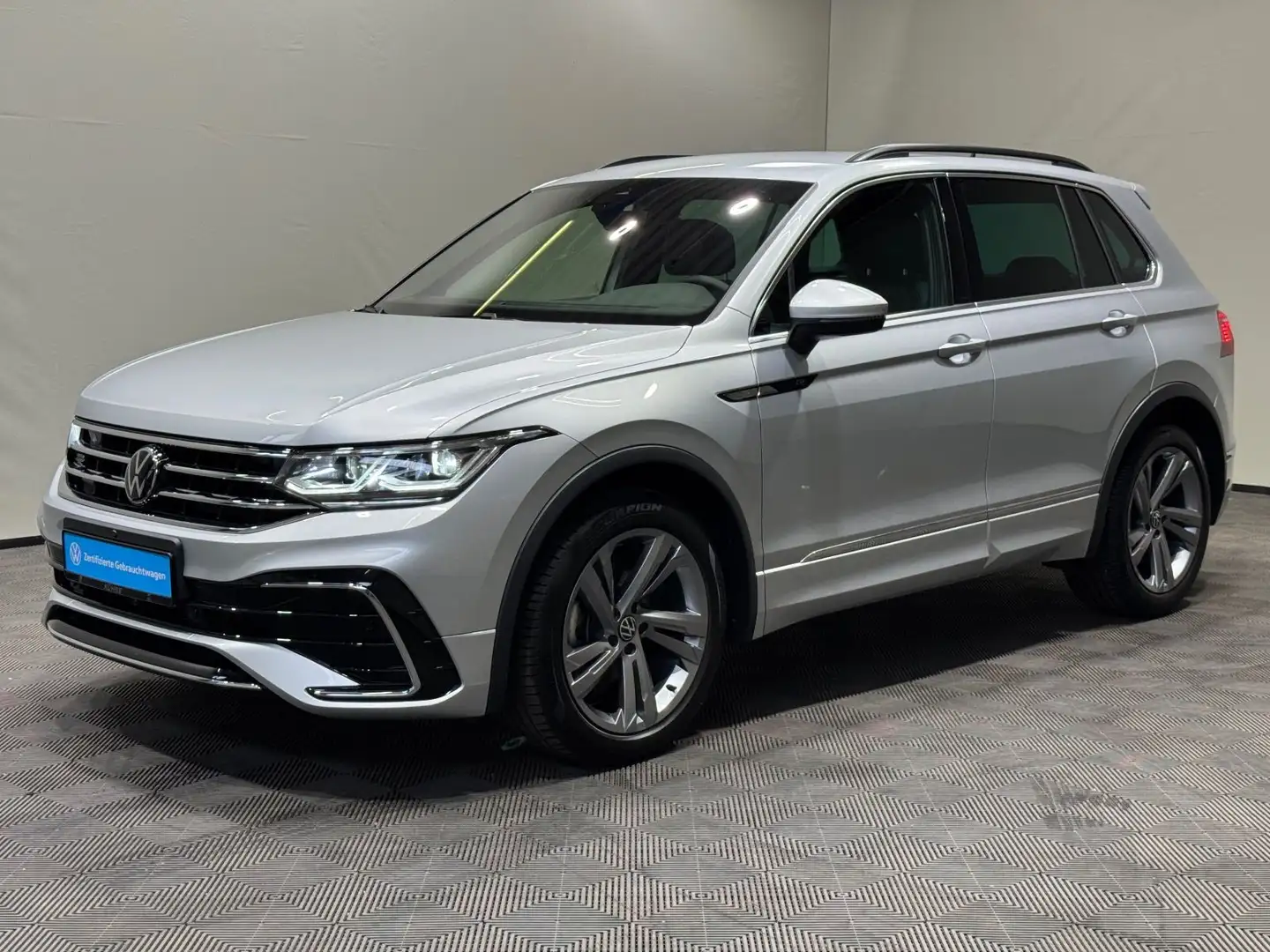 Volkswagen Tiguan R-Line 1.5 TSI DSG | MATRIX NAVI AHK ACC Silber - 2