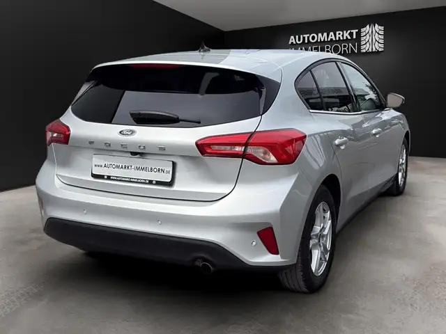 Ford Focus view 11