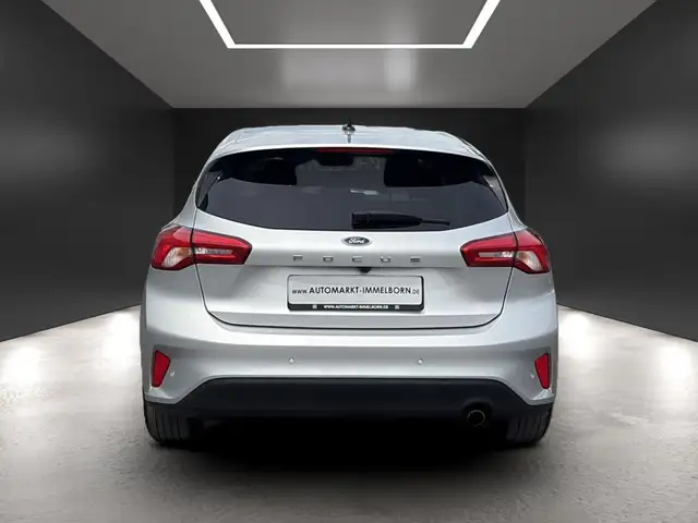 Ford Focus view 9