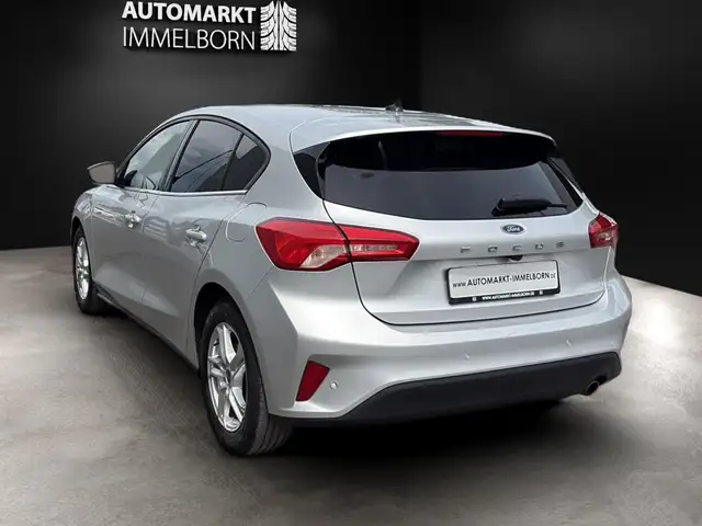 Ford Focus view 10