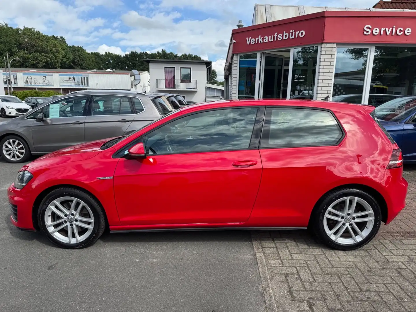 Volkswagen Golf VII GTD 2.0 TDI SHZ BT NAVI Bi-Xenon Rot - 2
