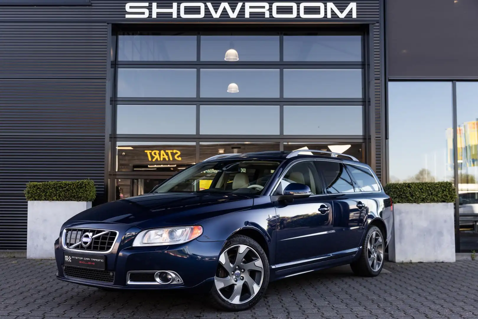Volvo V70 3.0 T6 AWD, 305 PK, Ocean Race, Facelift, ACC, Sta Blauw - 2