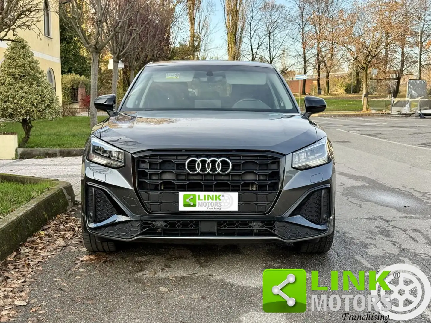 Audi Q2 30 TDI S tronic Identity Black Grigio - 2