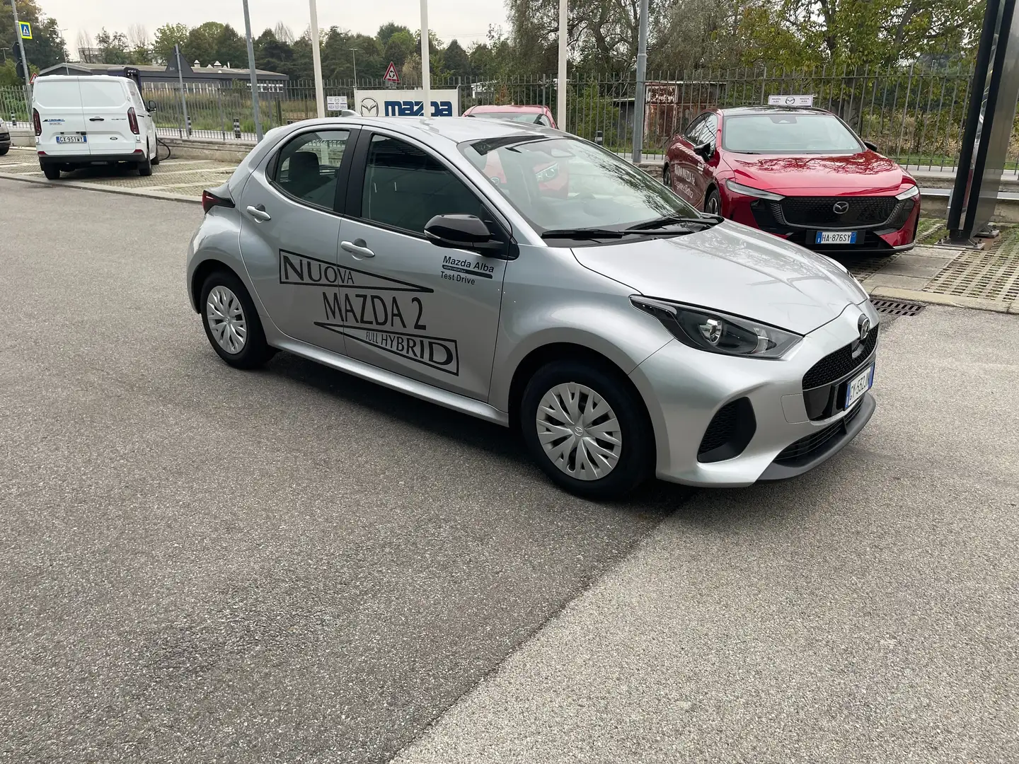 Mazda 2 1.5 FULL HYBRID 116CV PRIME LINE CVT Argento - 2