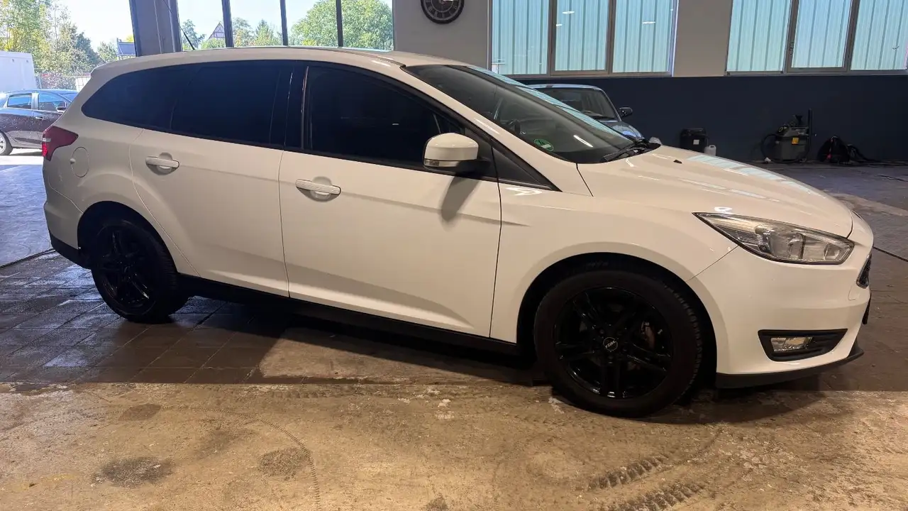 2015 Ford Focus Turnier Trend MFL EURO 6, photograph 7