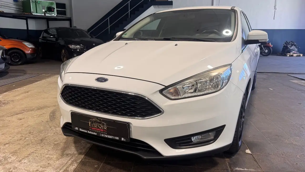 2015 Ford Focus Turnier Trend MFL EURO 6, photograph 1