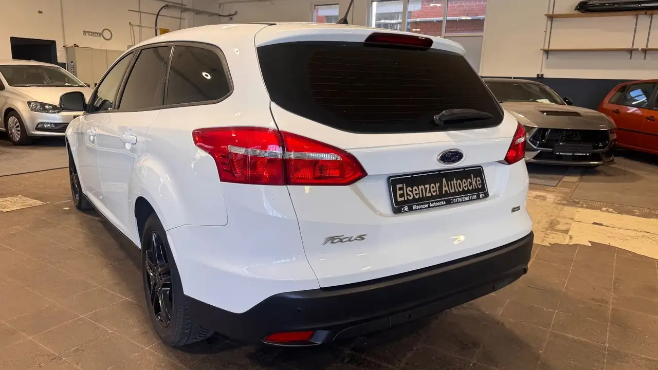 2015 Ford Focus Turnier Trend MFL EURO 6, photograph 11