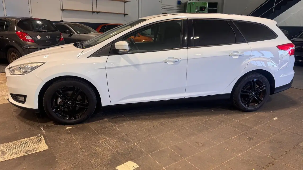 2015 Ford Focus Turnier Trend MFL EURO 6, photograph 4