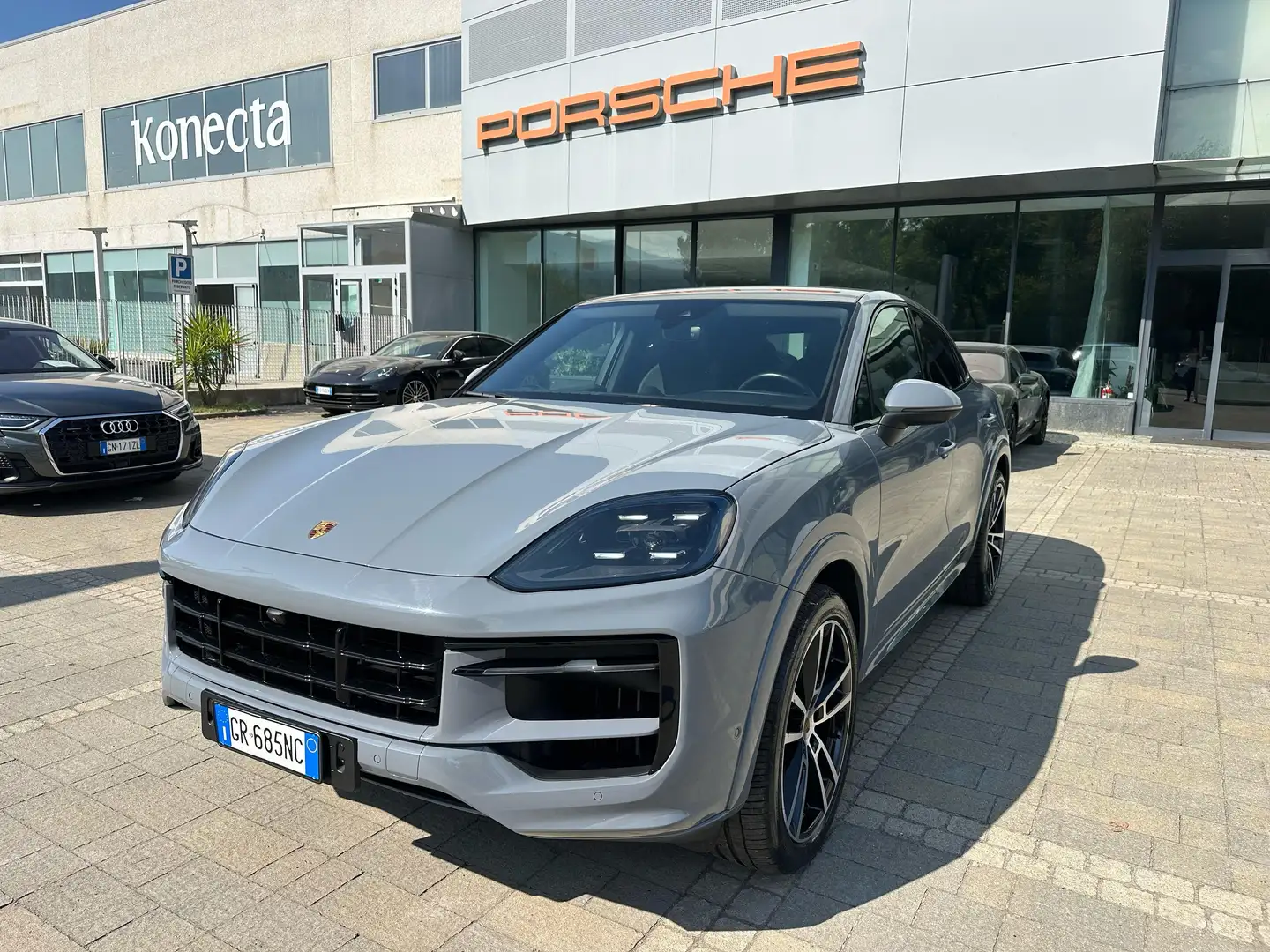 Porsche Cayenne Cayenne Coupe 2023 Coupe 3.0 5p. tiptronic Grigio - 2