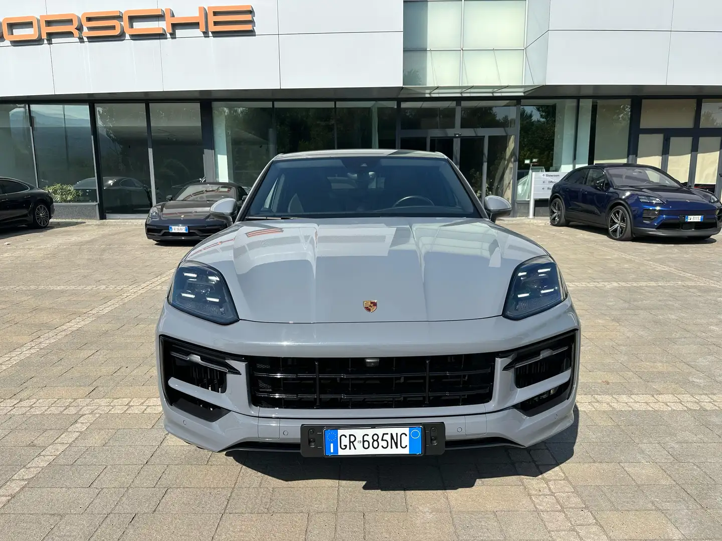 Porsche Cayenne Cayenne Coupe 2023 Coupe 3.0 5p. tiptronic Grigio - 1
