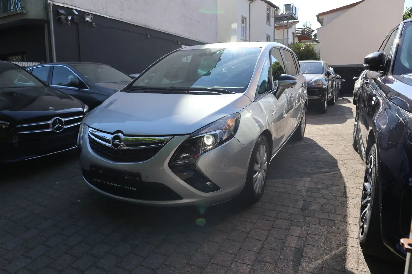 Opel Zafira Tourer Zafira C Tourer Edition /AHK/Klima/Euro6 Srebrny - 1