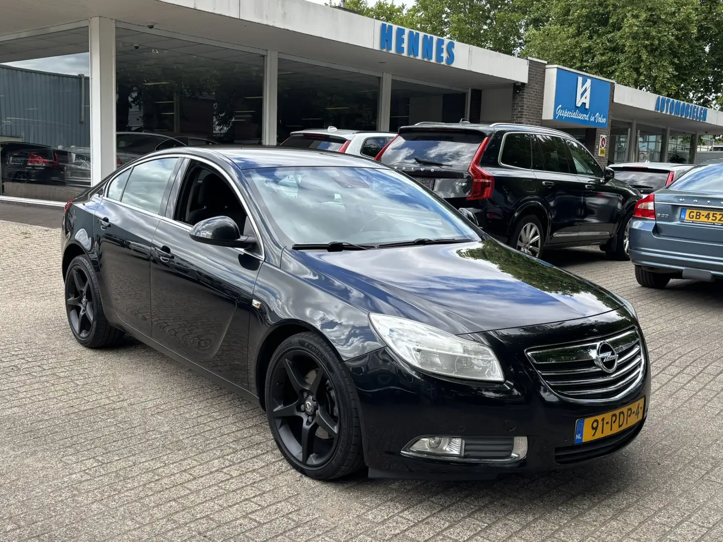 Opel Insignia 1.6T 180pk Sport Zwart - 1