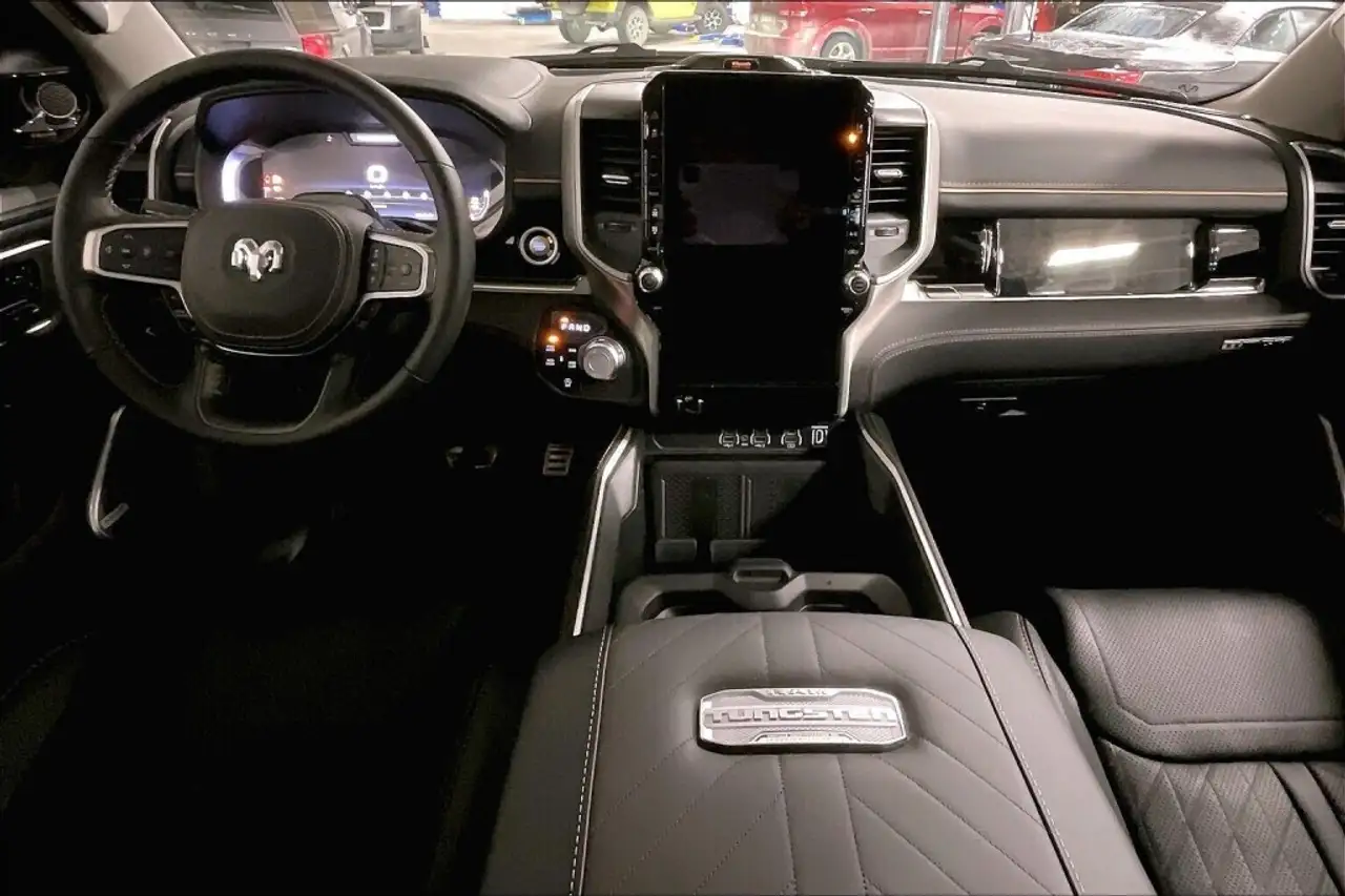 RAM 1500 снимка RAM 1500