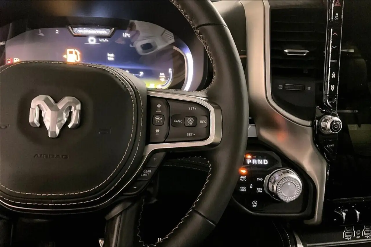 RAM 1500 снимка RAM 1500