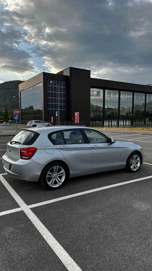 BMW 118 118d 5p xdrive Unique - 1