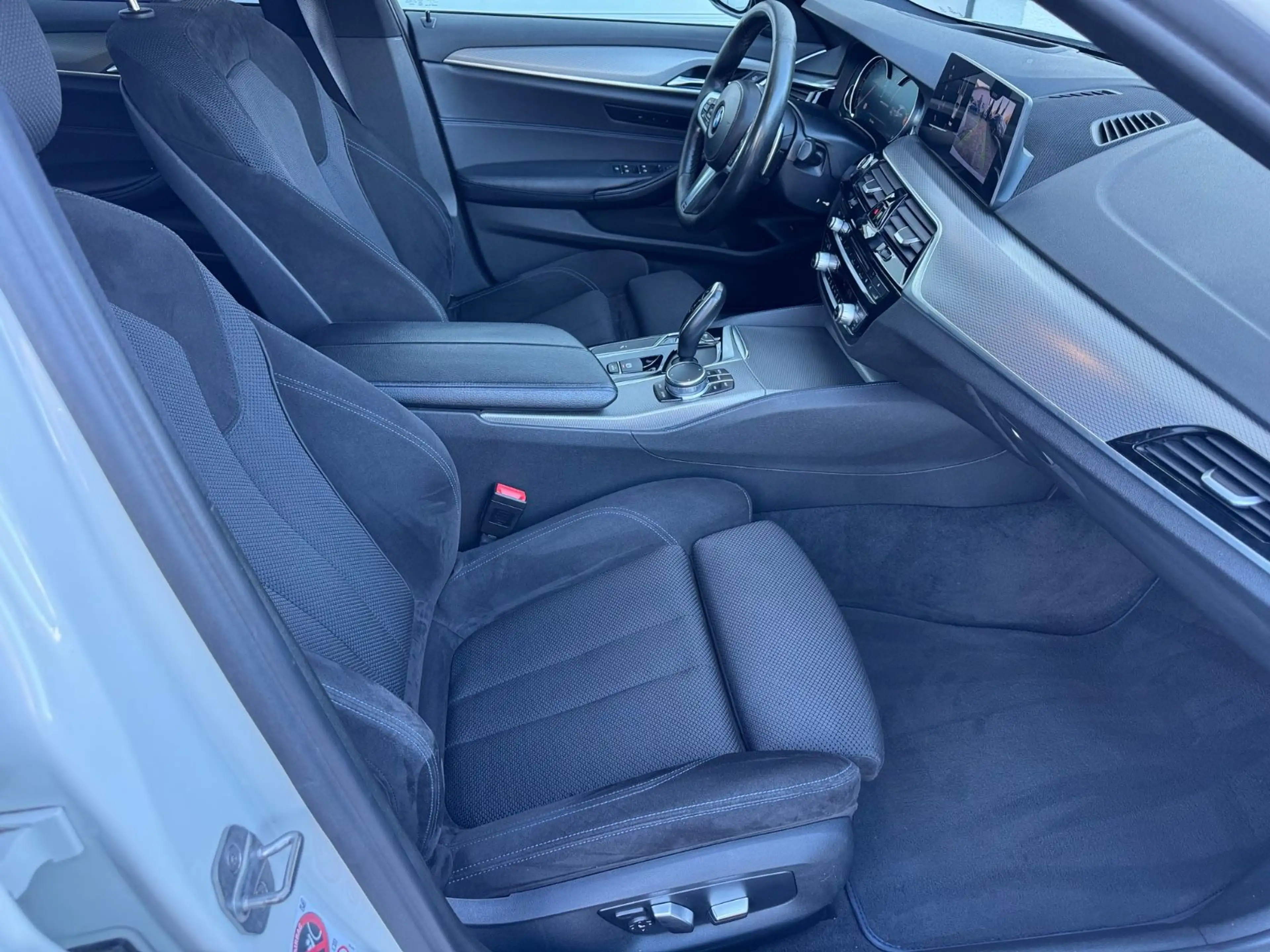 BMW 530 d A — photo 12