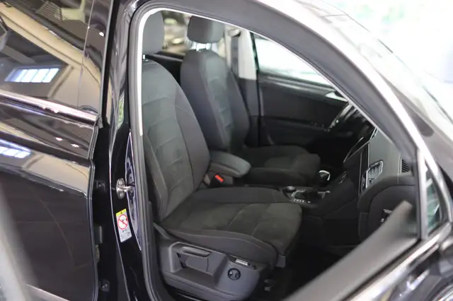 Volkswagen Tiguan Allspace view 12