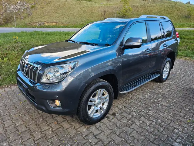 Toyota Land Cruiser 3.0 D-4D Xenon Leder Navi Kamera