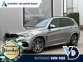 BMW X5 M 575pk | Pano-Dak/Head-Up/H&K/Softclose/Parkeercame Grijs - thumbnail 1