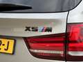 BMW X5 M 575pk | Pano-Dak/Head-Up/H&K/Softclose/Parkeercame Grijs - thumbnail 18