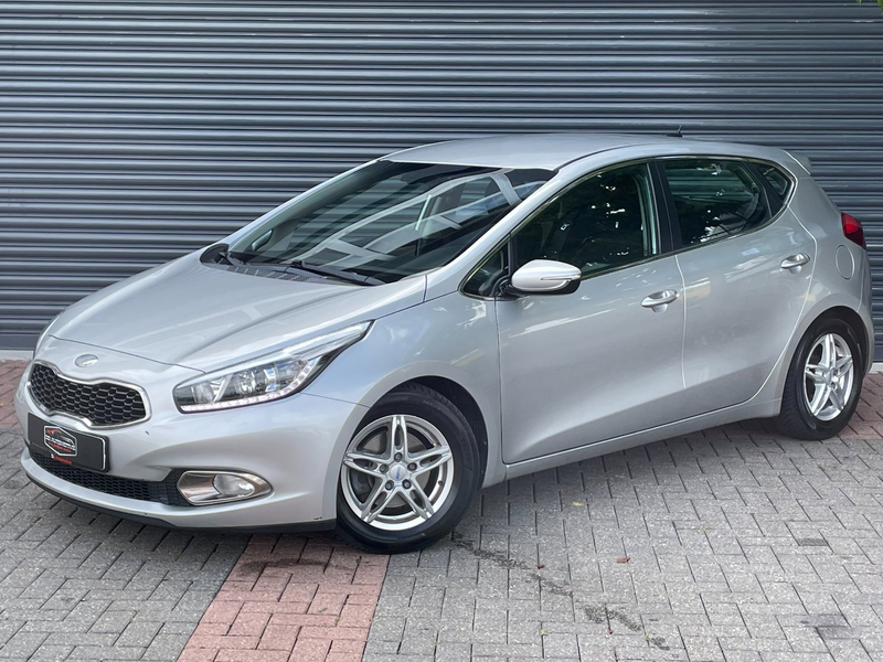 Kia Ceed / cee'd 1.6 GDI Business Pack Led | Climate Control | Crui — photo 2