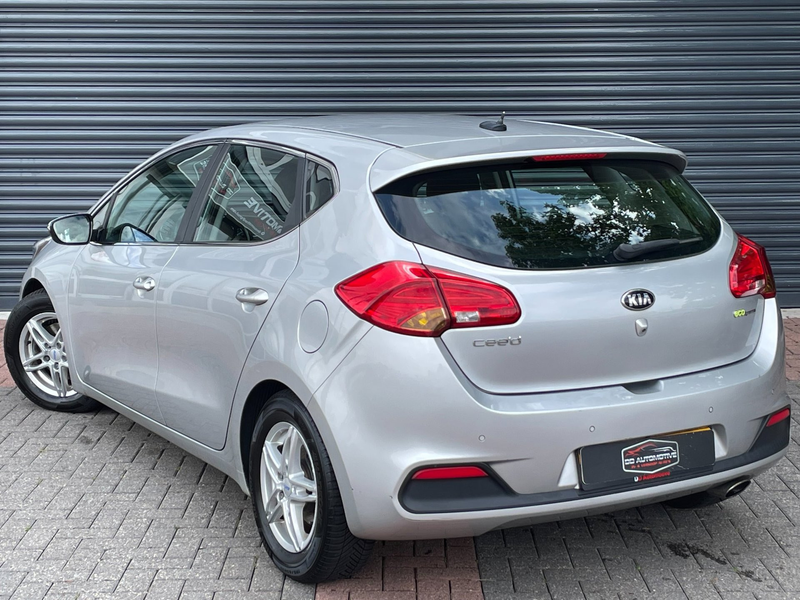 Kia Ceed / cee'd 1.6 GDI Business Pack Led | Climate Control | Crui — photo 3